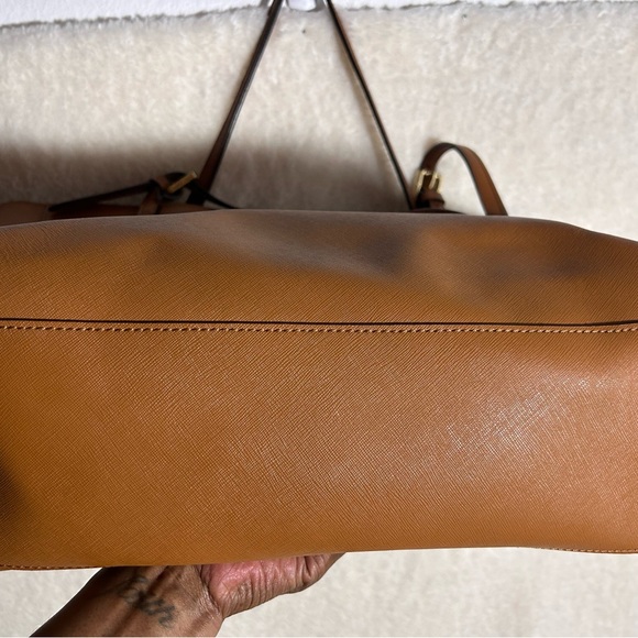 TORY BURCH| Authentic Women’s Blake Saffiano Leather Tote| - Picture 3 of 9